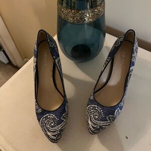 Nine West paisley heels! Size 9! Great for date night or an event! 3 inch heel.